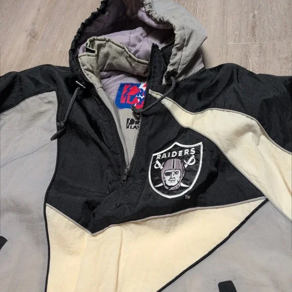 Vintage 90s Pro Player Oakland Raiders NFL Puffer Jacket Black Gray Cream Size L